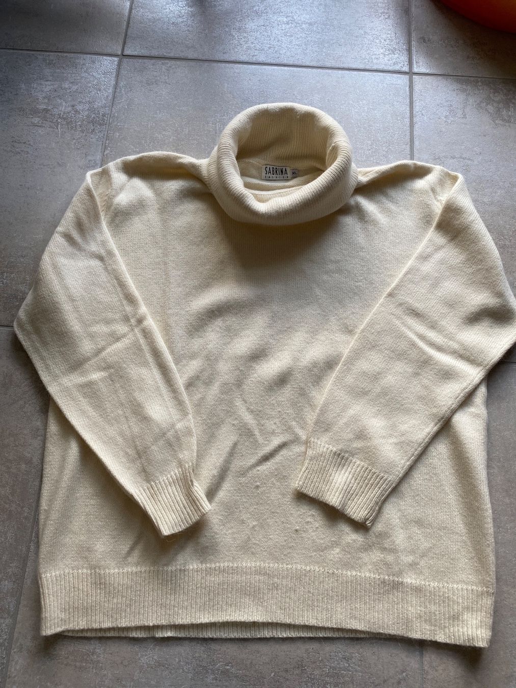 Maglioni & Felpe: Kuscheliger Damen Rollkragenpullover, beige, Grösse L – Usato da Bülach venduto da Jackybabue 1