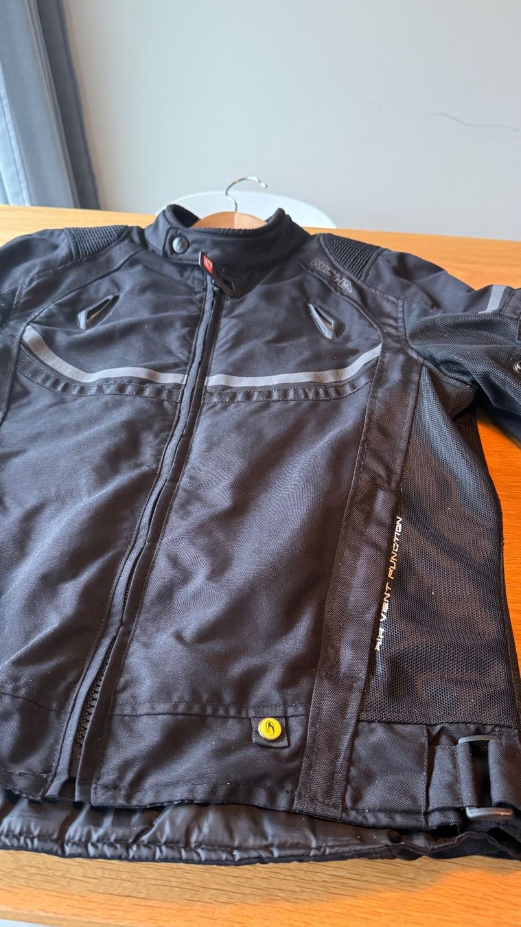 Giacche: Richa motorcycle jacket - 3 season – Usato da Versoix venduto da FatCohiba 2