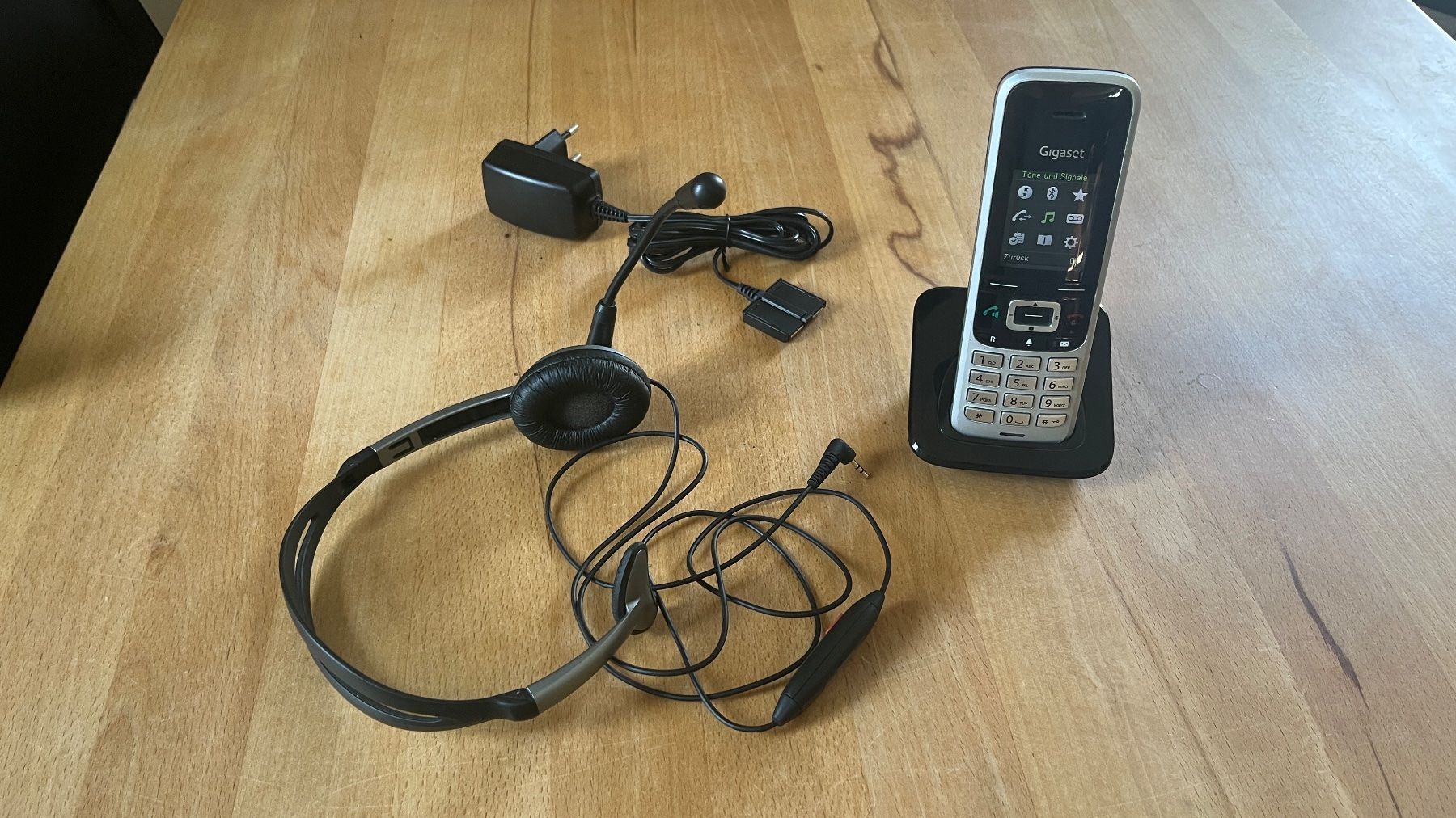 Gigaset Telefoni: DECT Telefon Gigaset S850 HX inkl. Headset – Usato da Bern venduto da semibold 1