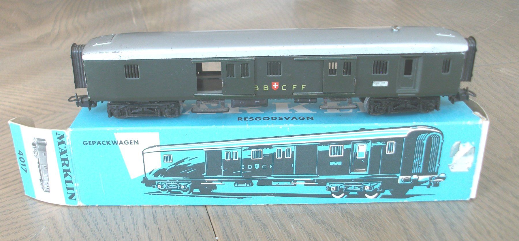 Märklin Modellini di ferrovie: grüner SBB-Gepäckwagen; OVP – Usato da St. Moritz venduto da Manu7500