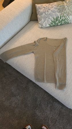 Helle grüne Strickjacke/Cardigan, perfekt für den Übergang!