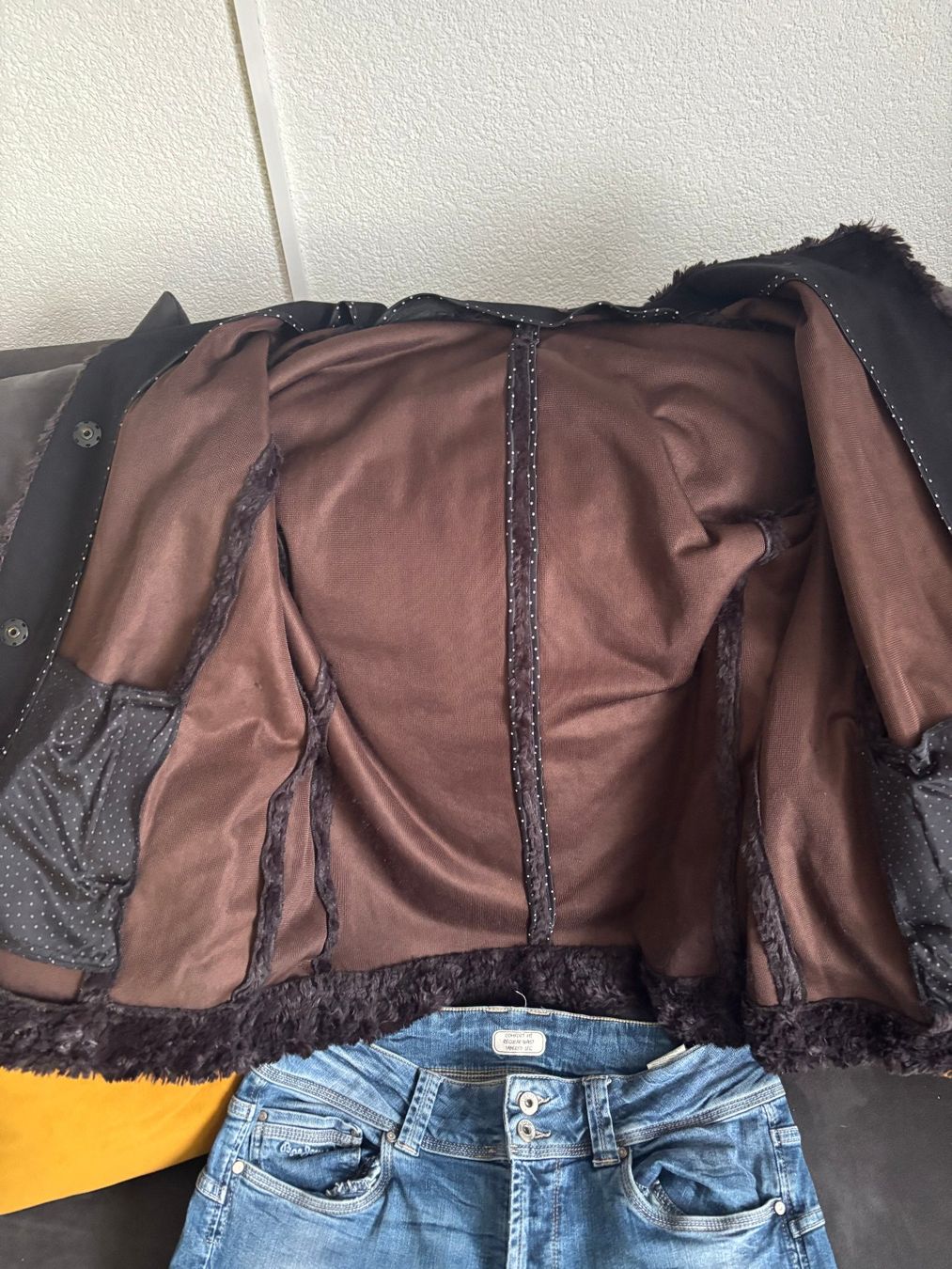 Marc Cain Jacken: MARCCAIN Kunstfelljacke neuwertig – Neu (gemäss Beschreibung) aus Merishausen von yourdream 5
