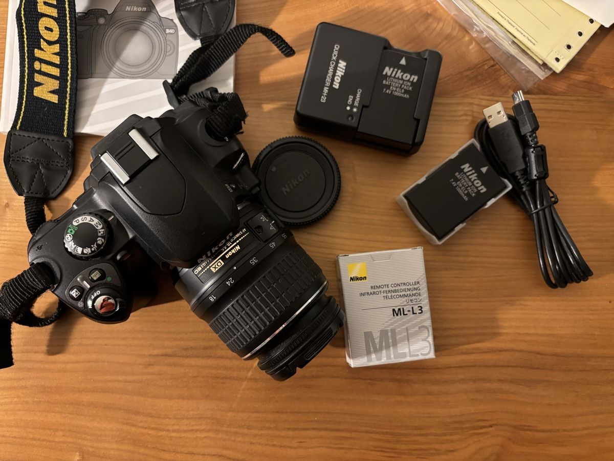 Nikon Fotocamera: Nikon D40 Kit - Spiegelreflexkamera mit 18-55mm Objektiv – Usato da Zürich venduto da eab_q7vx 1