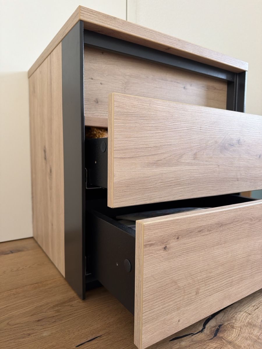 Comodini: Nachttisch Holzoptik Eiche schwarz neuwertig – Nuovo (secondo la descrizione) da Bonstetten venduto da tg2525 2