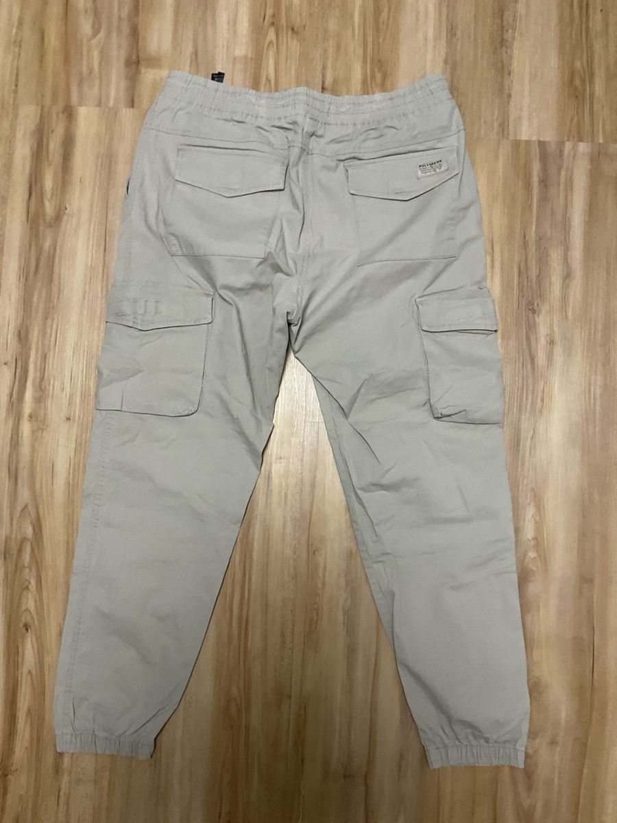 Pull&Bear Pantaloni: Herren 3x Cargohose Pull&Bear Grösse L guter Zustand – Usato da Rorschach venduto da daj_9gxt 5