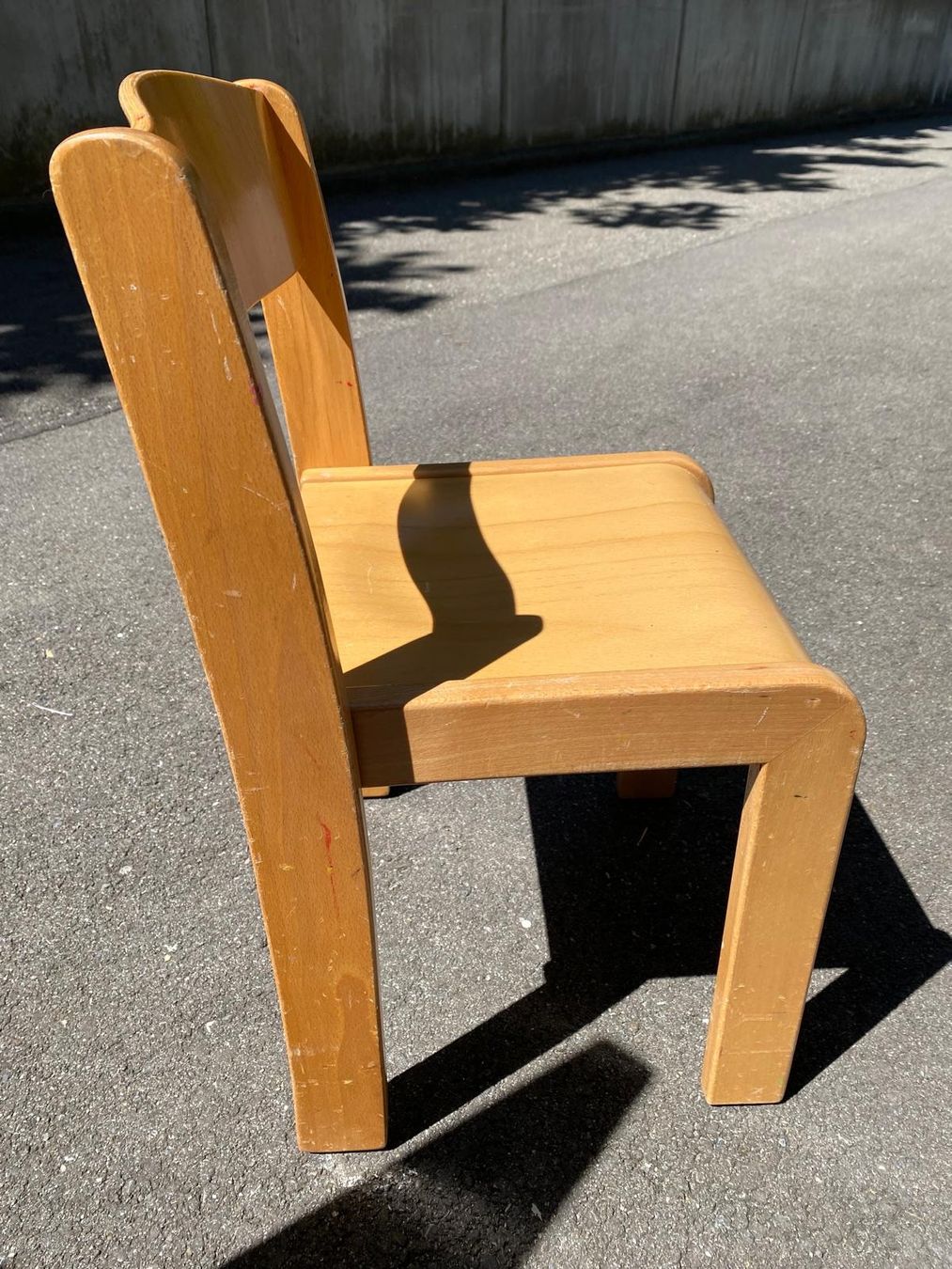 Sedie: 3.St Kinderstuhl Sitzhöhe 34 cm – Usato da Belp venduto da sibe.berger.77