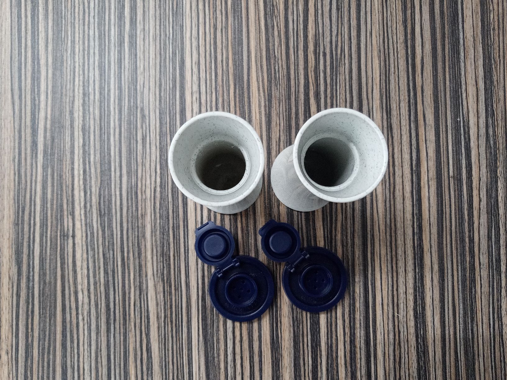 Tupperware Contenitori & Simili: Seltene Tupperware Salz und Pfefferstreuer mit Klappdeckel – Usato da Reiden venduto da Zofi-Brocki 3