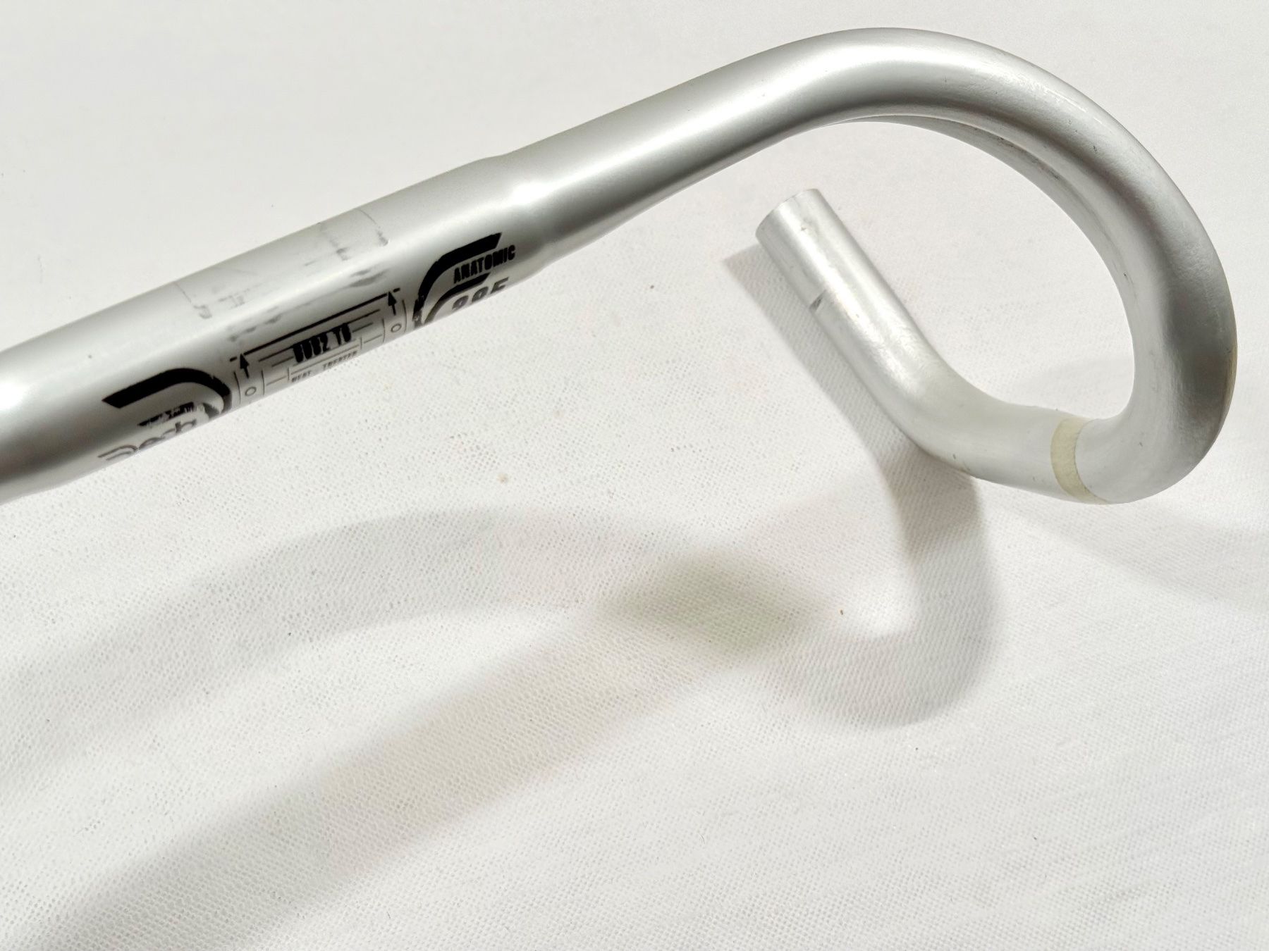 Pezzi di ricambio: Deda 285 Anatomic Rennrad Lenker 42cm / 26.0mm – Usato da Luzern venduto da bikeandbeltcom 2