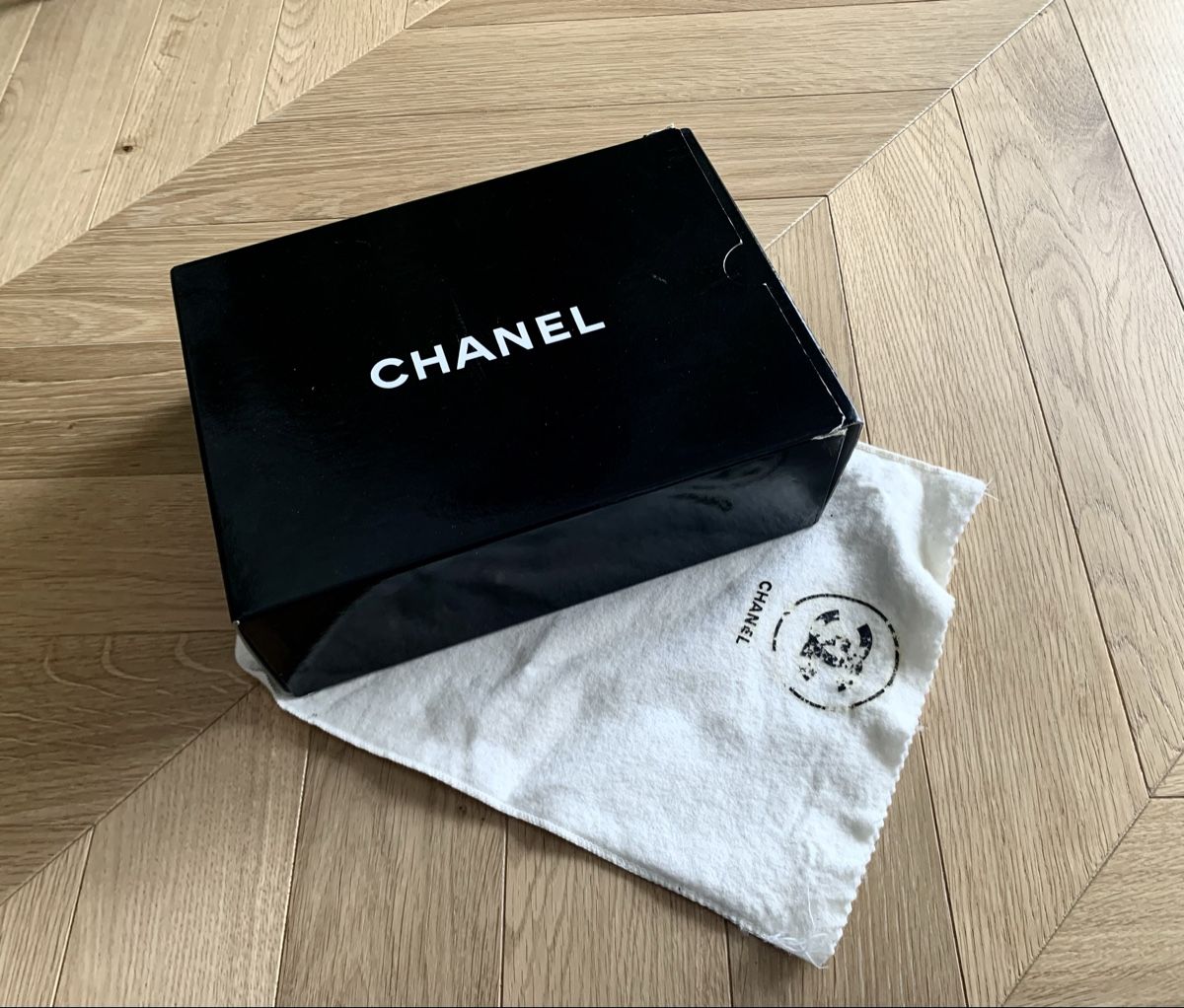 Chanel Altro in Decorazioni & Accessori: Chanel Vintage black box & dust bag – Usato da Zürich venduto da Angela_Fashion_Lover 5
