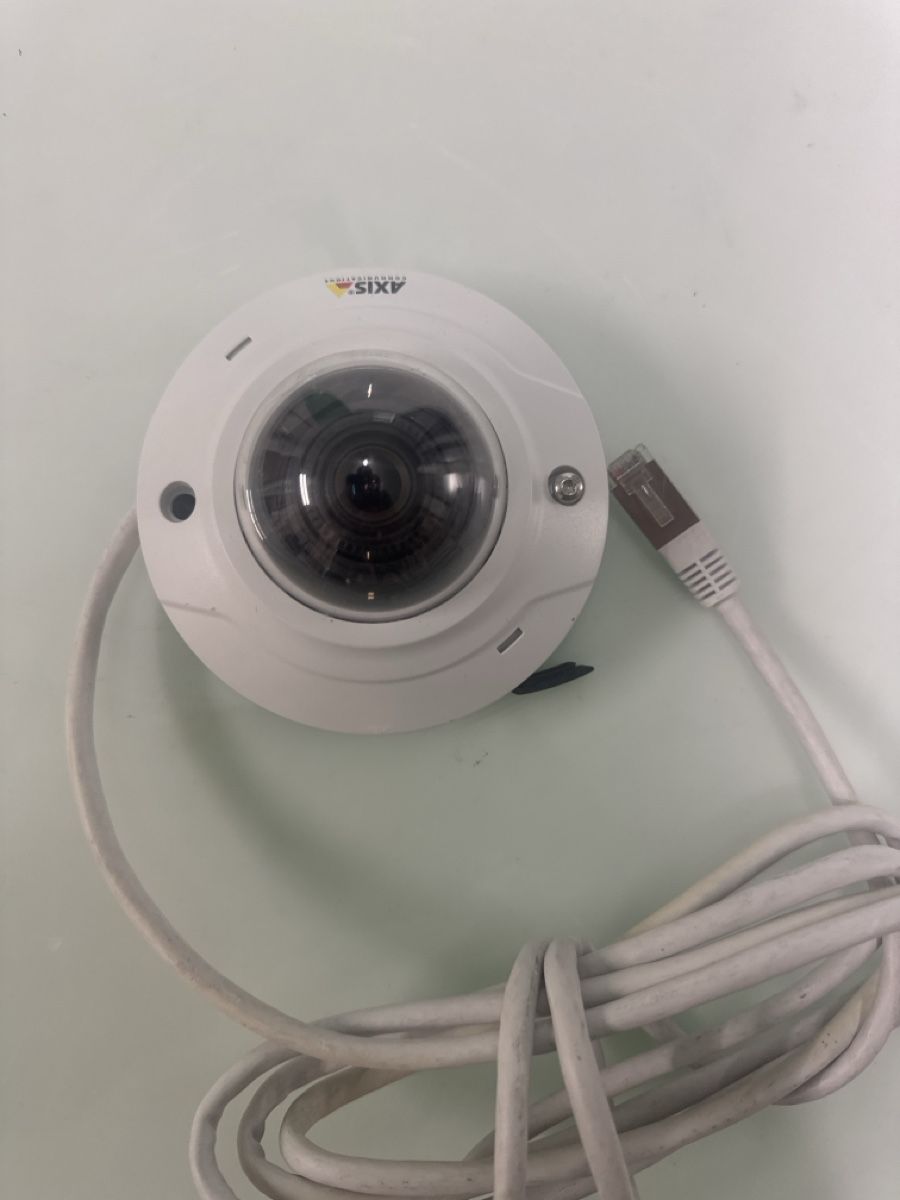 Axis Webcams: Axis Dome Kamera POE M3004-V – Gebraucht aus Wald ZH von SHOP-Liquidation 2