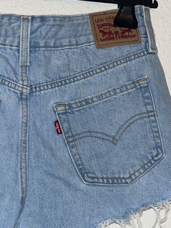 Coole Levi's kurze Hosen, Superlow Shorts,  Grösse 28