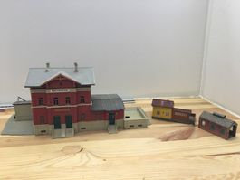 Kibri H0 Bahnhof Eschbronn und 2 Faller Nebengebäude