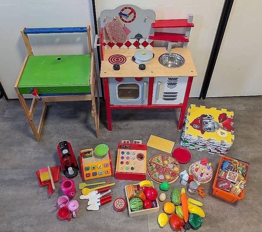 Giocattoli: Kinder Küche mit Werkbank – Usato da Altstätten venduto da Genzy56 1