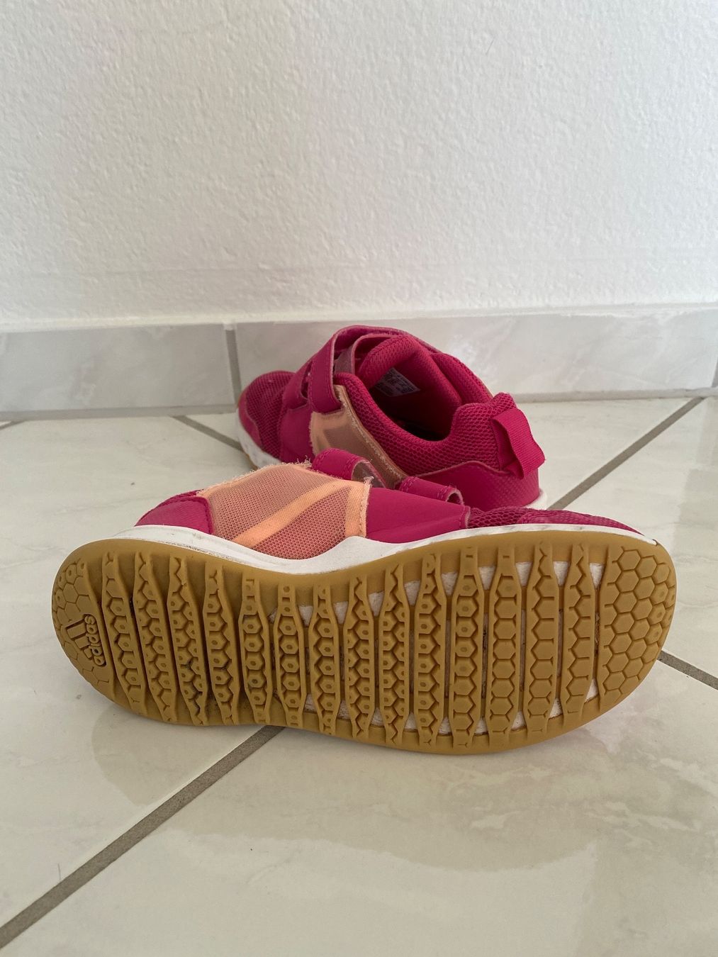Adidas Scarpe per ragazze: Adidas Turnschuhe Gr. 32 – Usato da Wettswil venduto da claudiahel 3