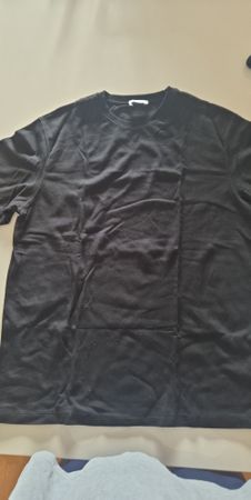 Schlichtes schwarzes T-Shirt, Grösse XL - Top Zustand!