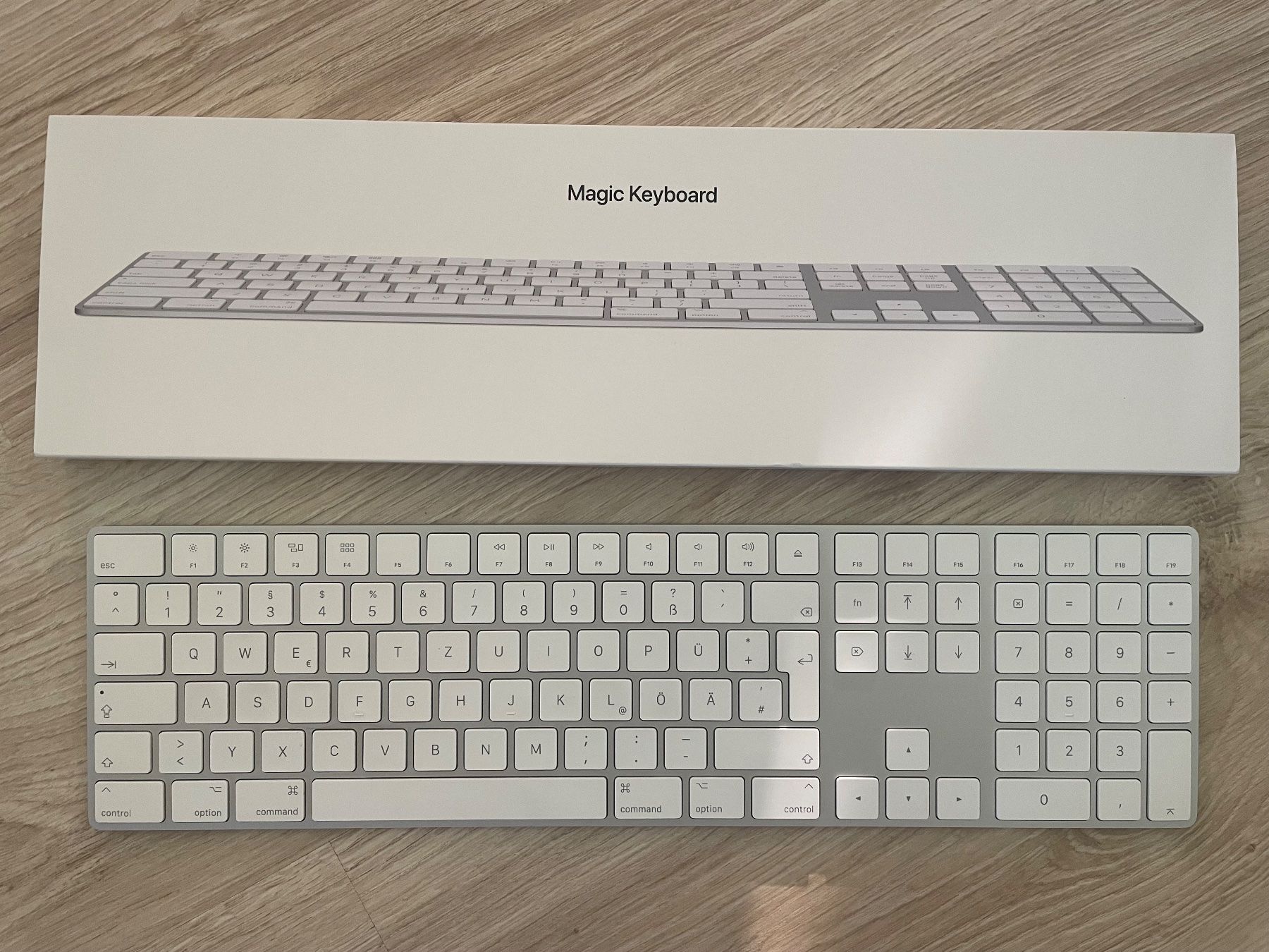 Apple Tastaturen: Apple Magic Keyboard with Numeric Keypad – Gebraucht aus Uster von