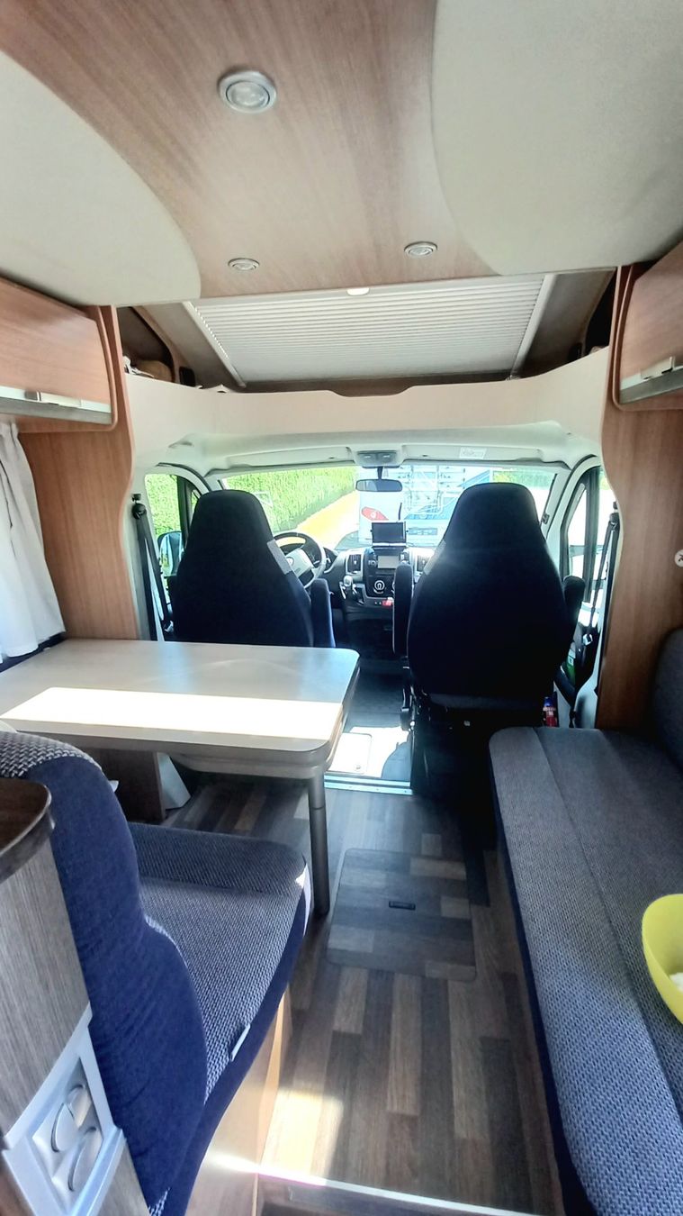 Knaus Veicoli da campeggio: Wohnmobil Knaus Sky Wave – Usato da Roggwil BE venduto da issnix 3