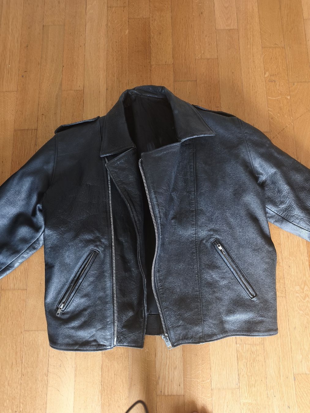 Giacche: Lederjacke – Usato da Luzern venduto da Schneuger1 1