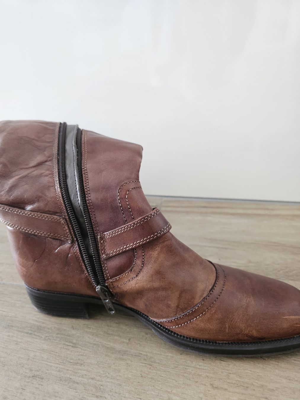 Scarpe da donna: Stiefel Leder Marke Pesaro Gr. 38 – Usato da Neukirch (Egnach) venduto da Bonita6 4