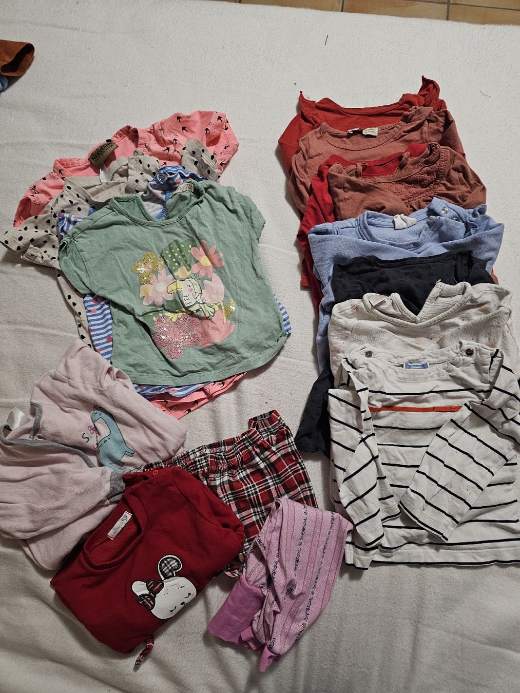 Lotti & Set di vestiti: Kleiderpaket Mädchen 86-92 – Usato da Kesswil venduto da yanat 1