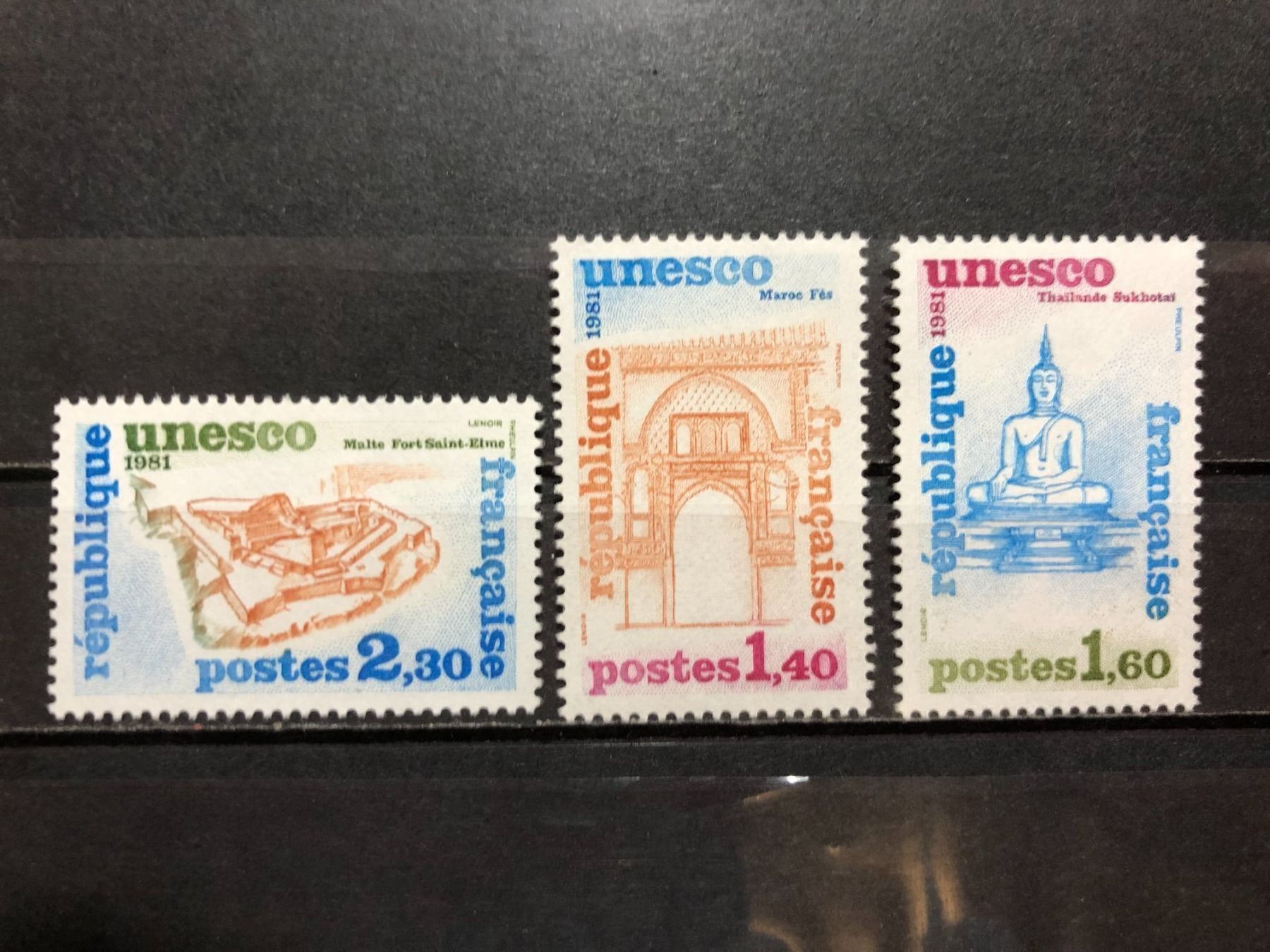 Tutti i francobolli: Triplet UNESCO Neufs** 1981 – Nuovo e nell'imballaggio originale da Lausanne venduto da ffhoud