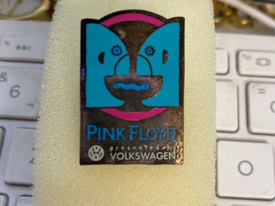 Placchette & Badge: PINS - PINK FLOYD – Usato da Le Brassus venduto da cinema13