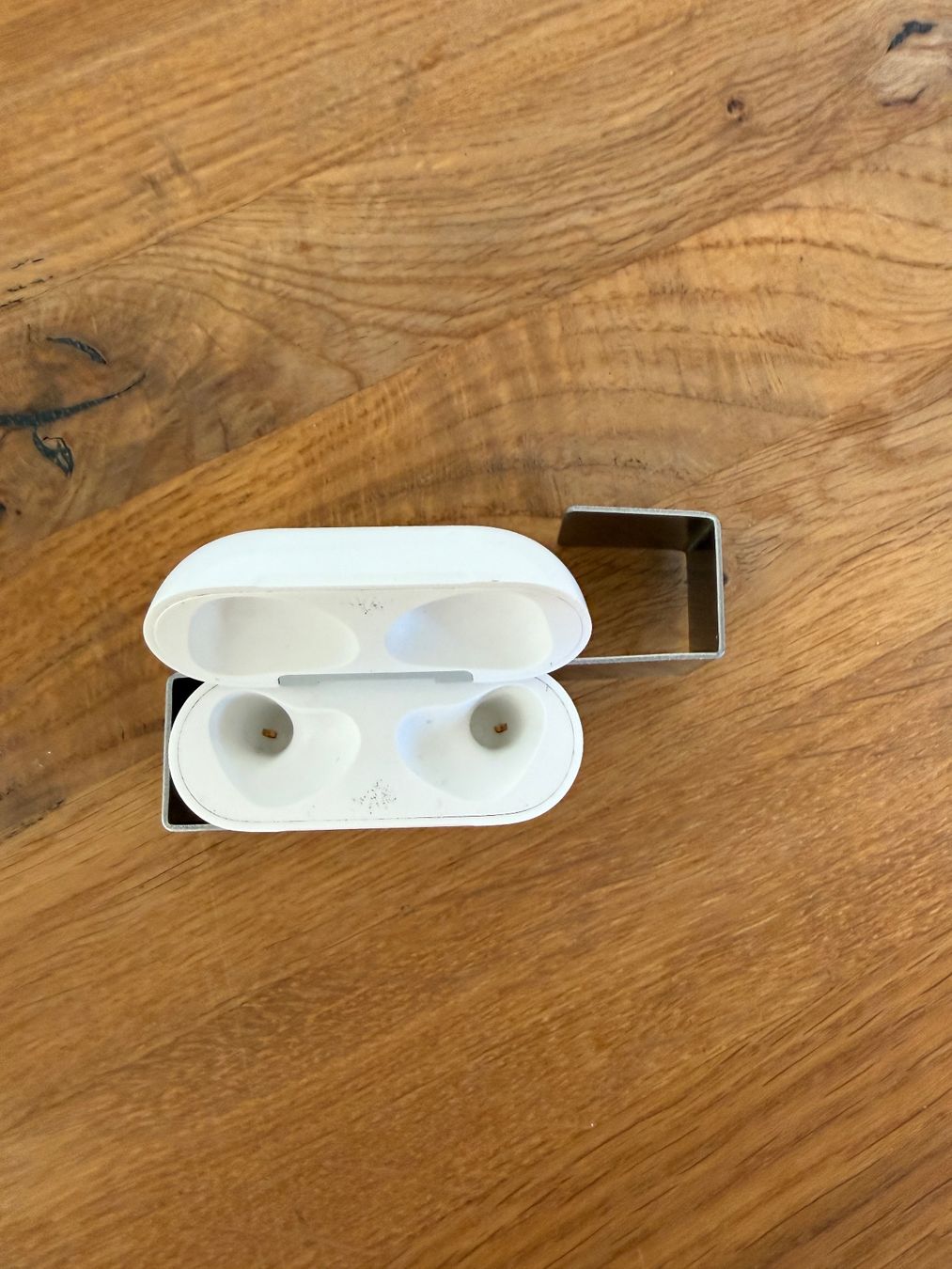 Apple Cuffie: APPLE AirPods 3 Charging Case – Usato da Lausanne venduto da Nine1982 1