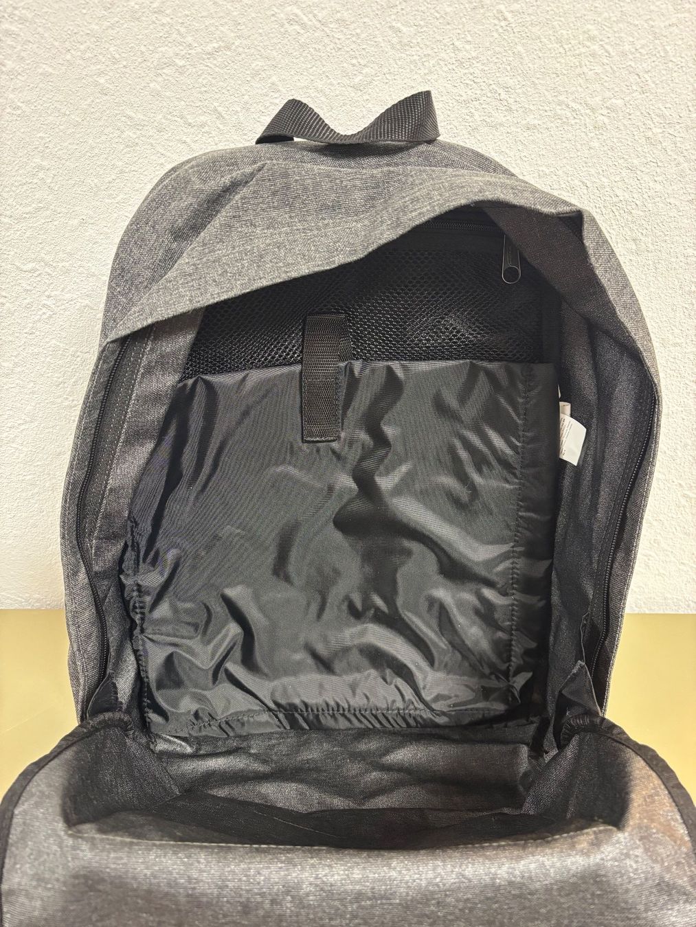 Eastpak Zaini: NEU! Eastpak Rucksack grau – Nuovo (secondo la descrizione) da Bottmingen venduto da ana_5hrv 4