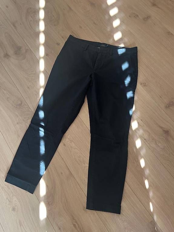 Pantalons: Polo Chino – D'occasion à Jona par Joshua_Pat 1