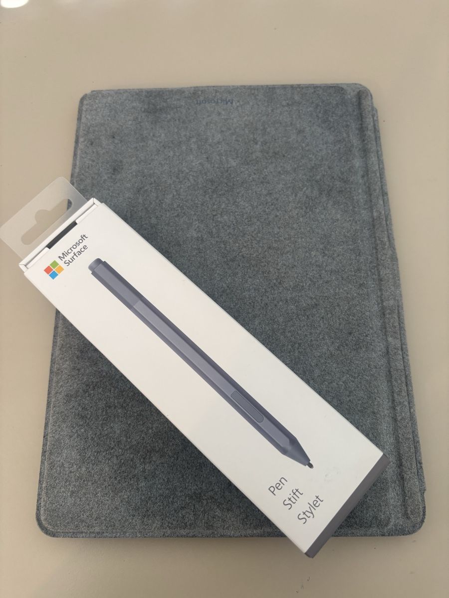 Microsoft Tablettes PC: Microsoft Surface Go 3 Tablet silber guter Zustand – D'occasion à Neuhausen par wait.for.it 1
