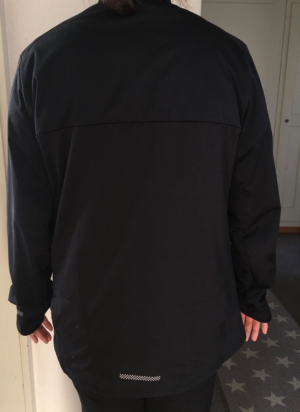 Nike Giacche: Schwarze Jacke Nike Gr L unisex – Usato da Grenchen venduto da Tirana 7