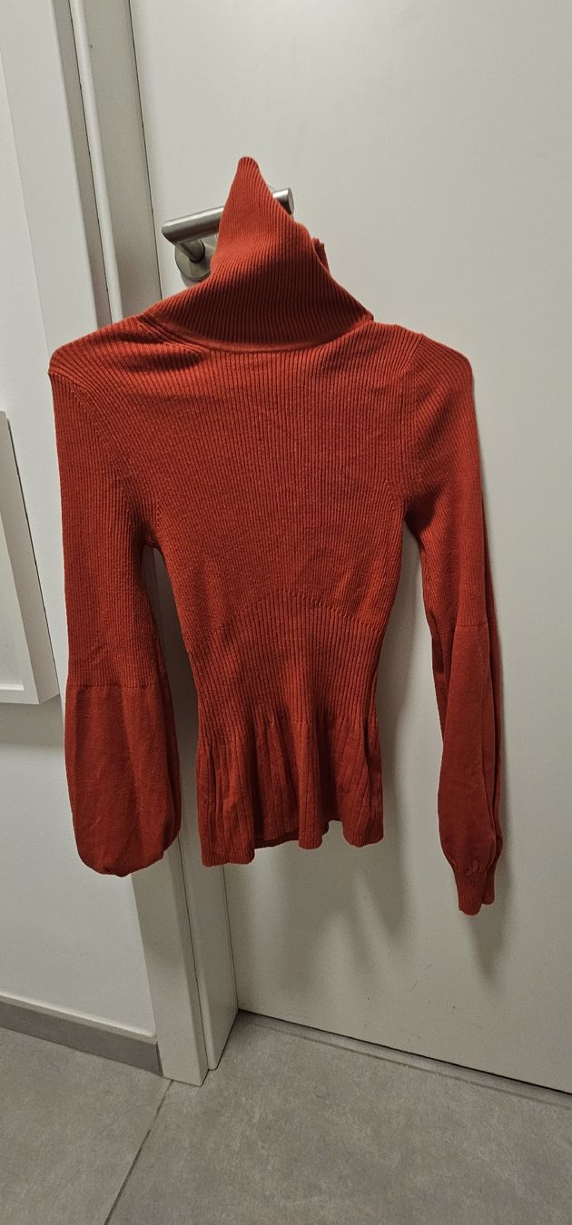 Karen Millen Tops: Karen Millen Turtle neck – Gebraucht aus La Tour-de-Peilz von mcp_w7rw