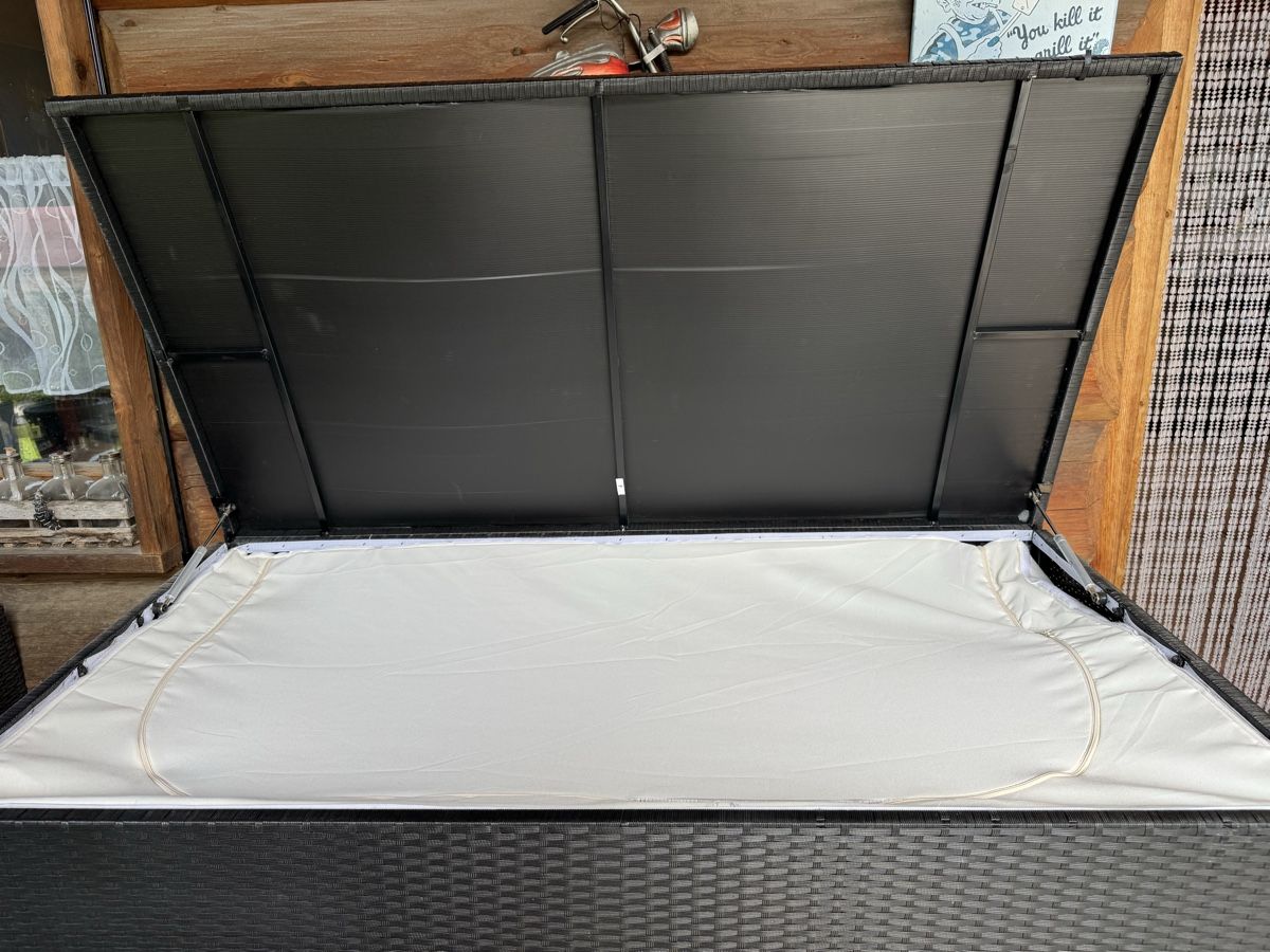 Pfister Divani: Gartenlounge und Kissenbox – Usato da Wängi venduto da Boston11 1