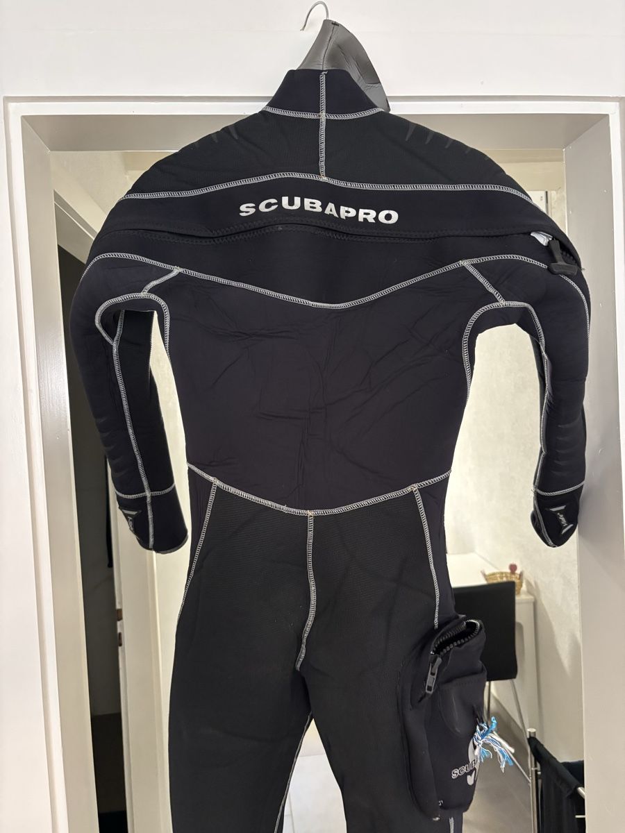 Scubapro Tauchanzüge: Scubapro Halbtrockentauchanzug Grösse M – Gebraucht aus Erlach von Louis022