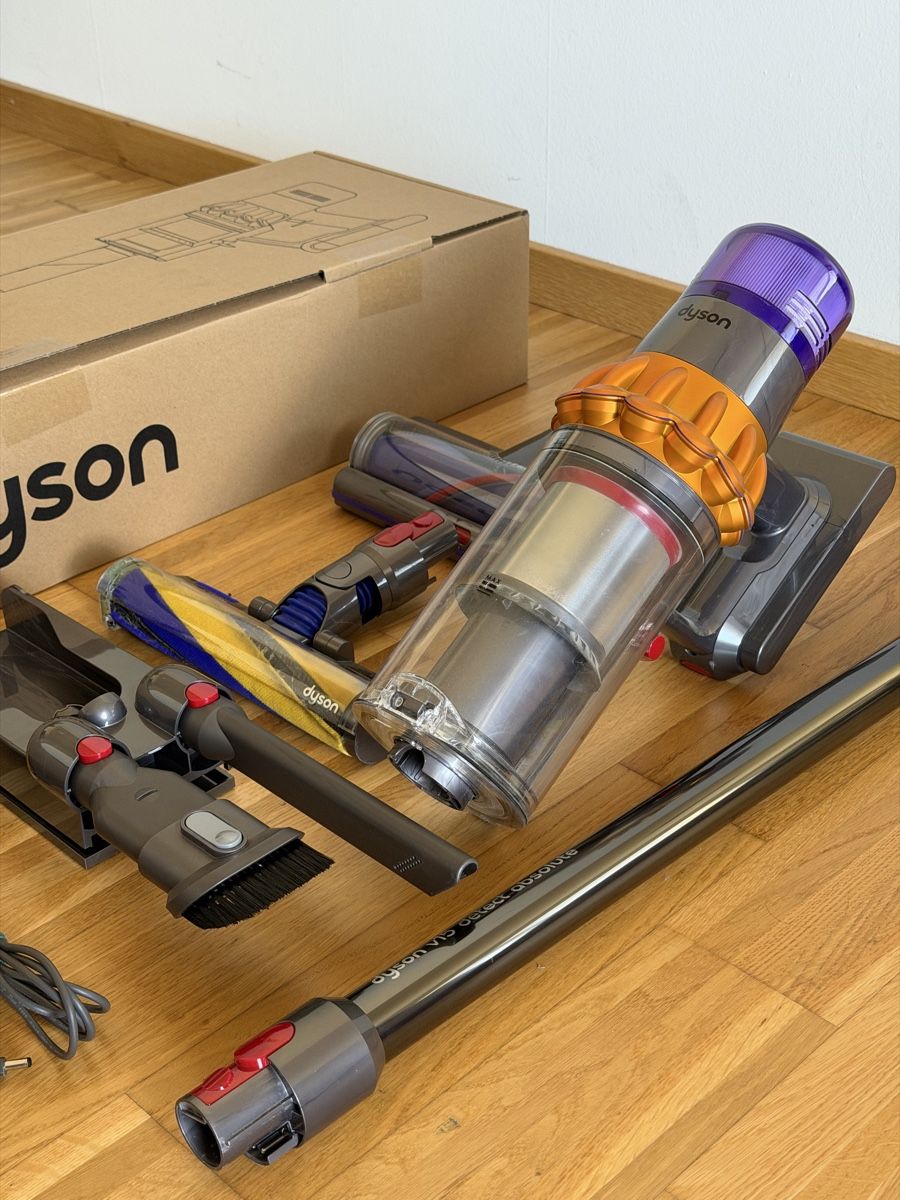 Dyson Aspirapolveri & Accessori: Staubsauger Dyson V15 Absolute Detect  – Usato da Luterbach venduto da wwak47