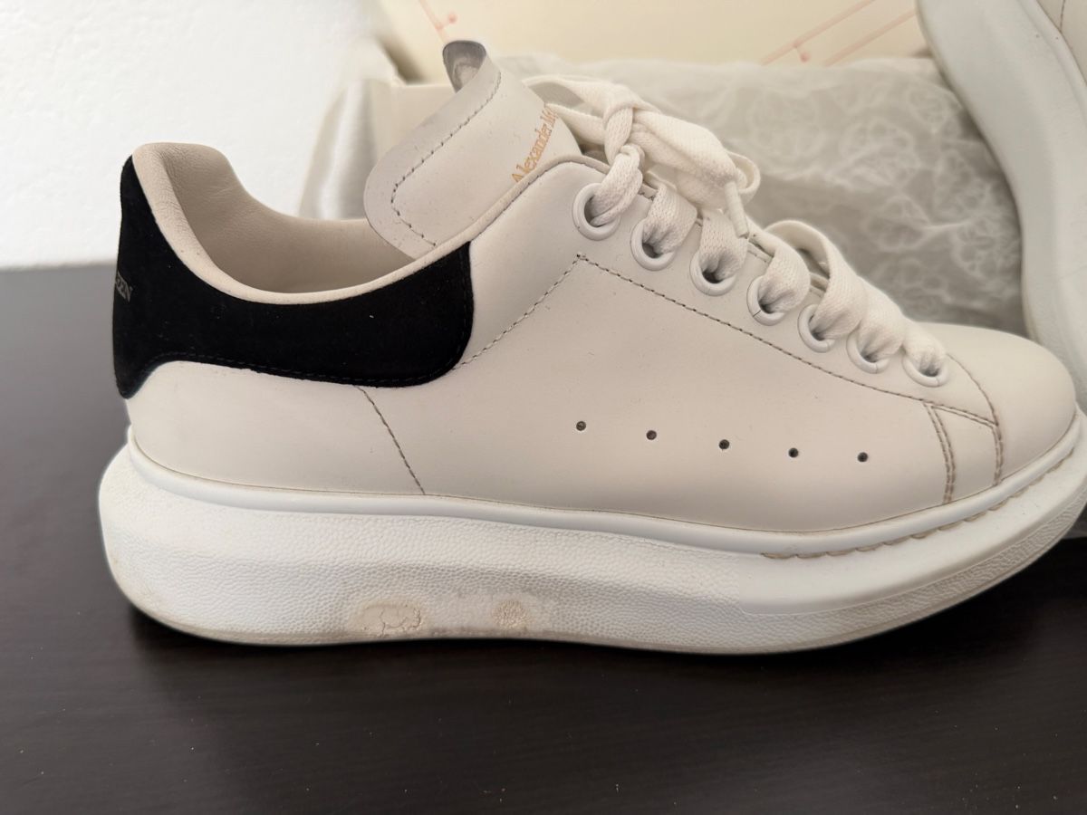 Alexander Mcqueen Damenschuhe: Alexander McQueen White Leather Sneakers - Size EU 38 – Gebraucht aus Oberengstringen von Titina90 1