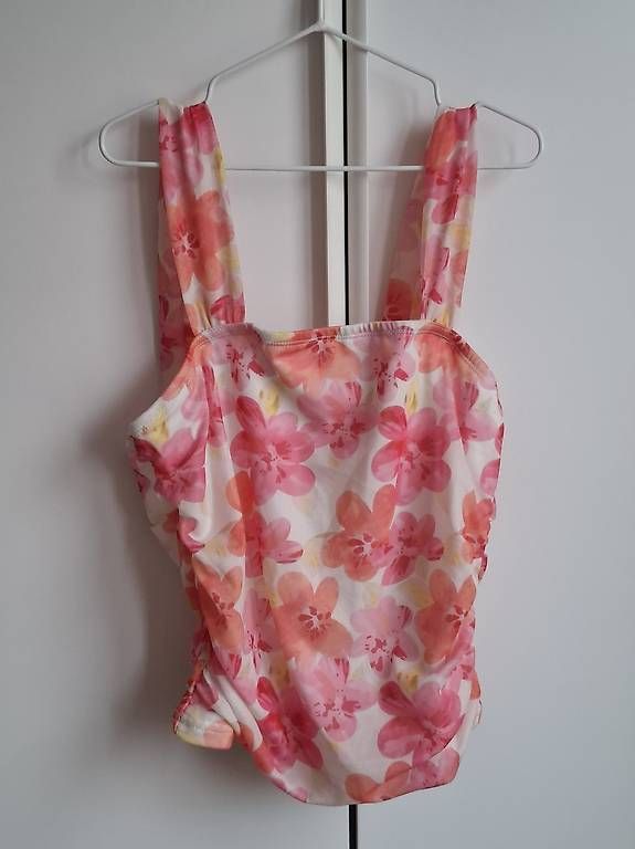 Tops: Sommerlicher Blumen-Top/ Oberteil – D'occasion à St. Gallen par Katecat7moon