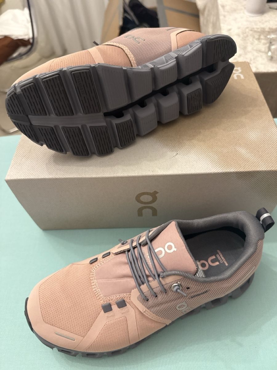 On Scarpe da donna: On Cloud 5 Waterproof Damenschuh Grösse 38 – Nuovo e nell'imballaggio originale da Sirnach venduto da Gin_kobi02 1