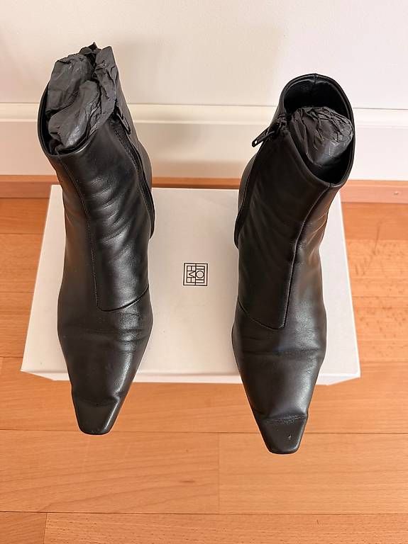 Damenschuhe: Toteme Stifletten Öl – Gebraucht aus Zürich von gnvb