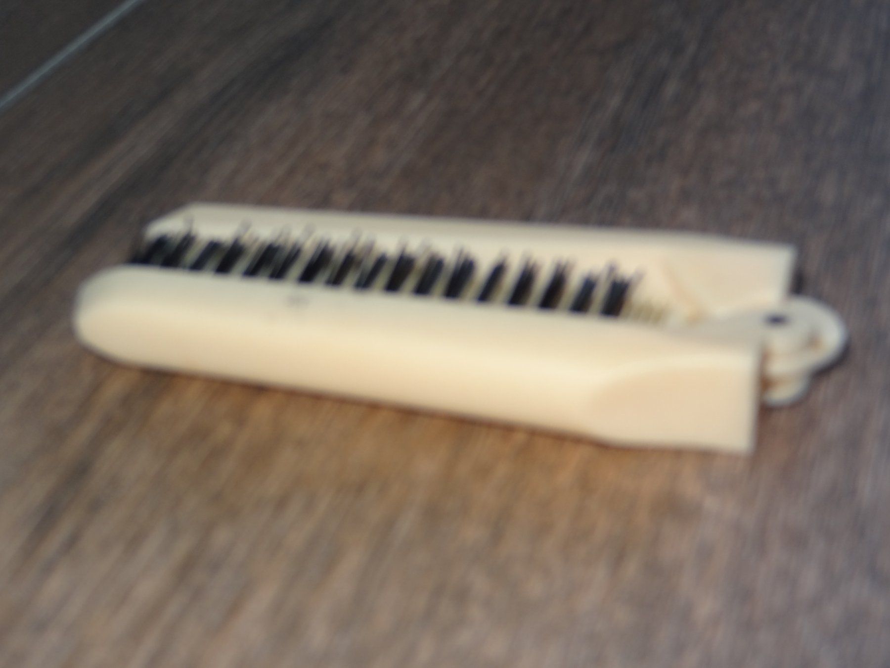 Altro per la cura dei capelli: Brosse à Cheveux Pliante Vintage Avon – Usato da Satigny venduto da salvatore73 5