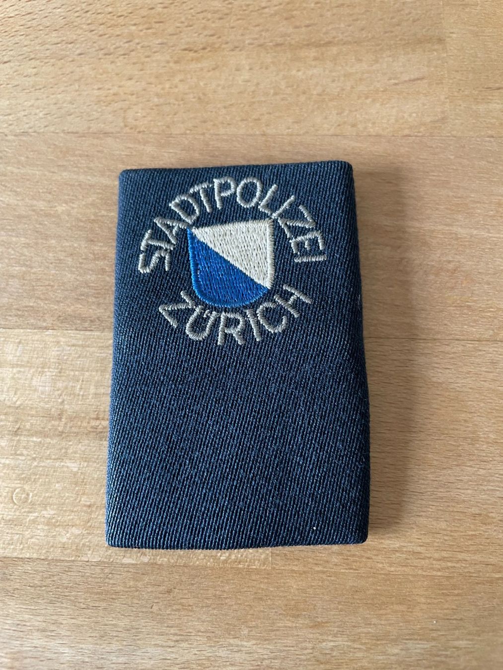 Plaketten & Abzeichen: Patte Stadtpolizei Zürich – Gebraucht aus Effretikon von Nokl