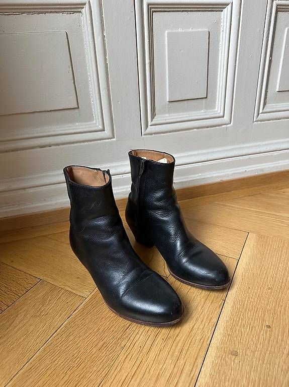Damenschuhe: WOMEN by COMMON PROJECTS Ancle Boots – Gebraucht aus Basel von Batu