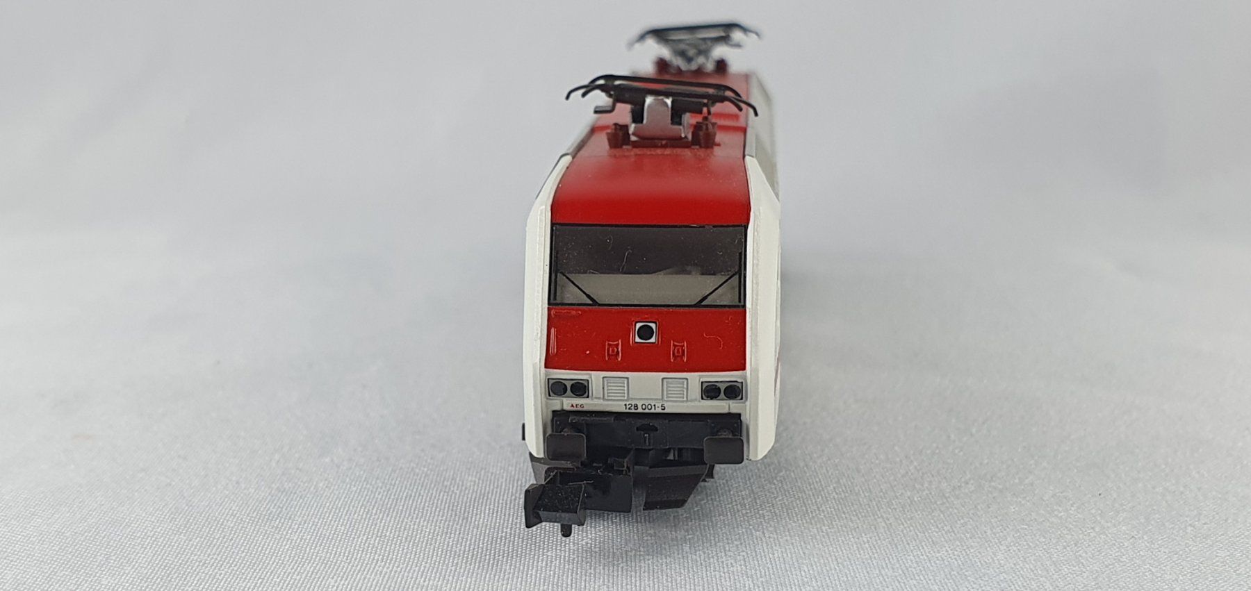 Trix Modelleisenbahnen: Minitrix Elektrolok BR 128 "12X - AEG" (E1150) – Gebraucht aus Birr von waruco 4