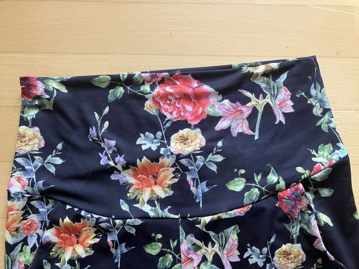 Hosen: Umstandshose mit Blumenmuster – Gebraucht aus Zürich von koukalp 1