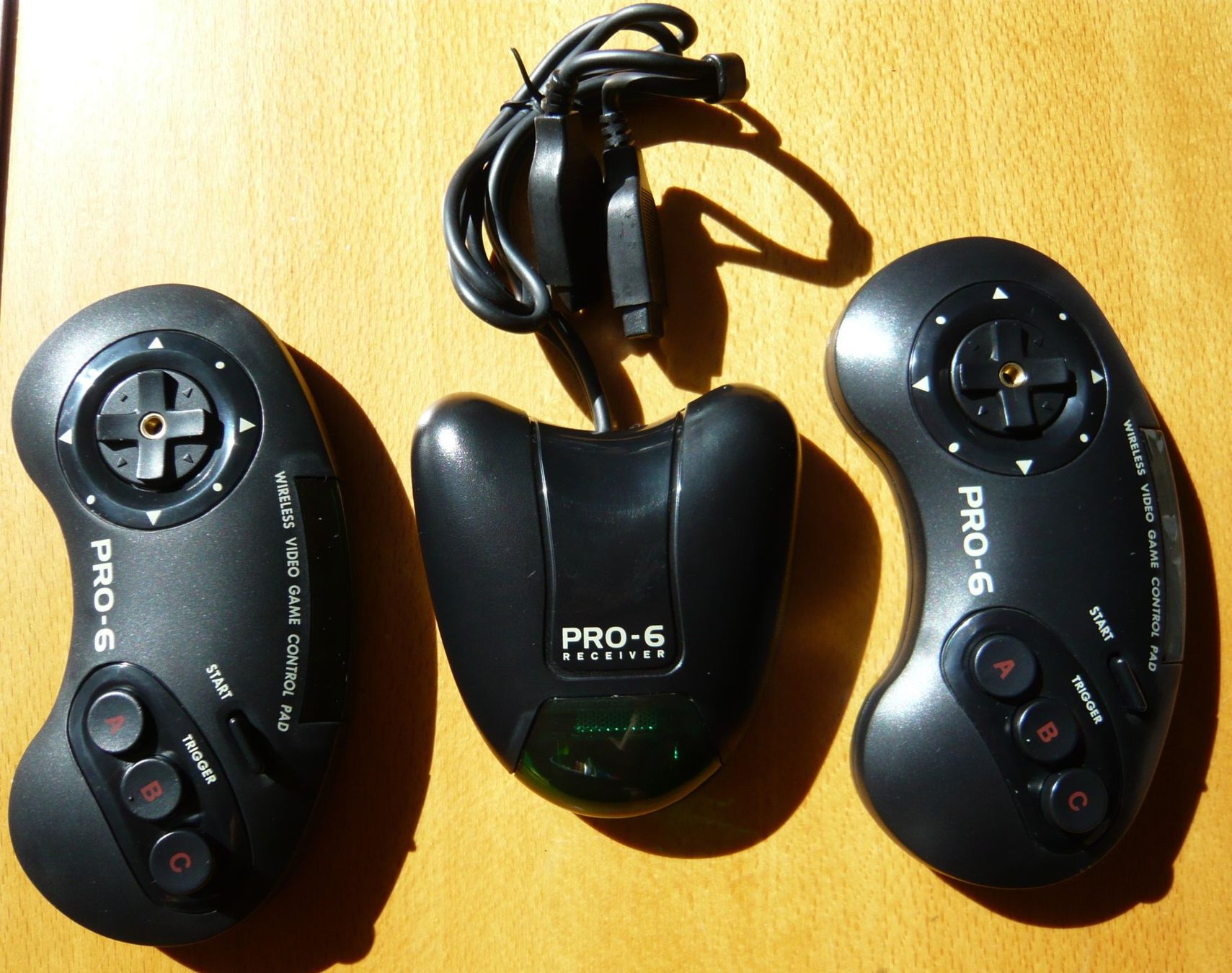 Controller: Wireless Controllers/manettes PRO-6 pour MEGA DRIVE I/II – Usato da Onex venduto da Jaguar1986 1