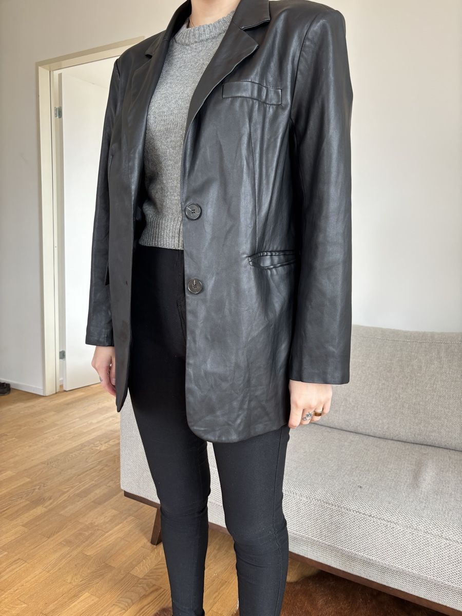 Zara Anzüge & Kostüme: Blazer similicuir Zara taille 36 – Gebraucht aus Zürich von mps_9cp7 5