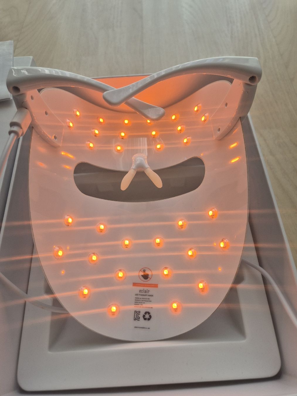 Visage & Oreilles: Eclair LEd Licht Maske – D'occasion à Eglisau par Accesoriesch 5