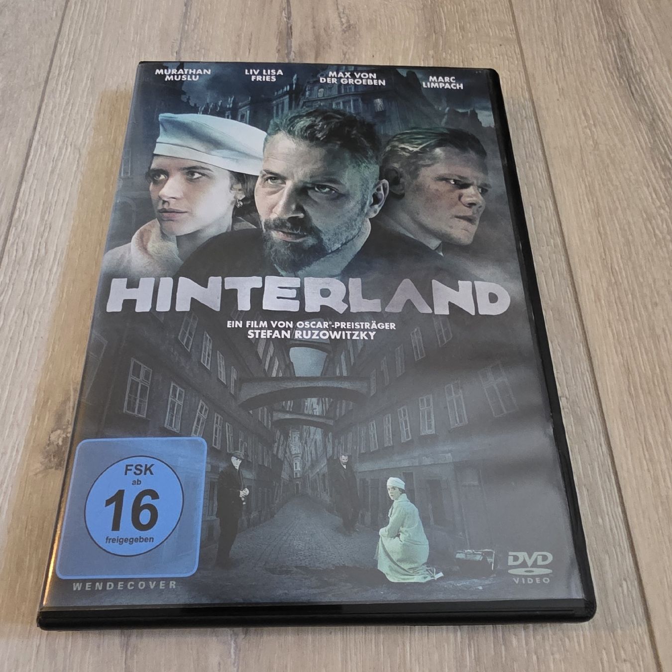 Tutti i DVDs:   Hinterland – Usato da Wigoltingen venduto da Zuckerfee84