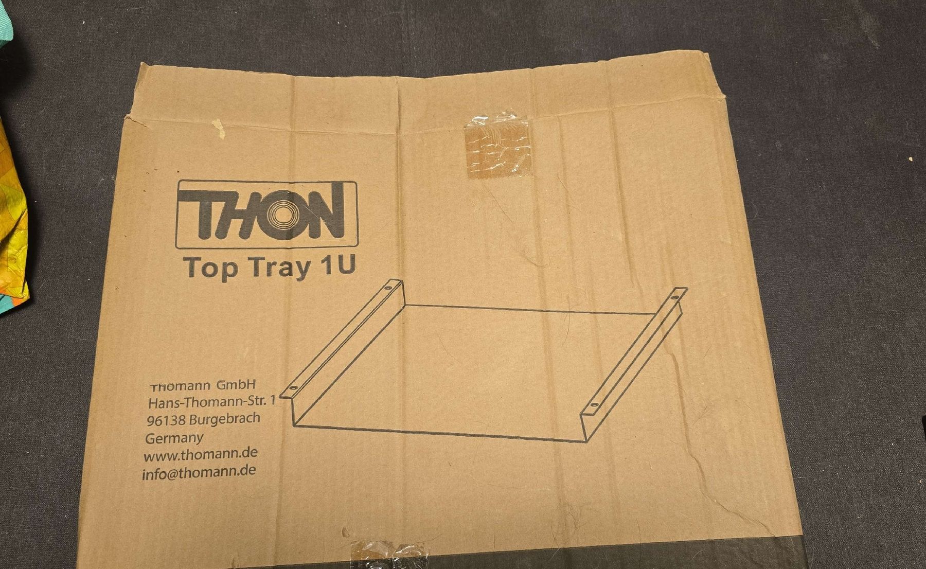 Racks & Cavalletti: Thon Top Tray 1U - Rack Shelf for Studio or Stage! – Nuovo (secondo la descrizione) da Bossonnens venduto da MMoudry3