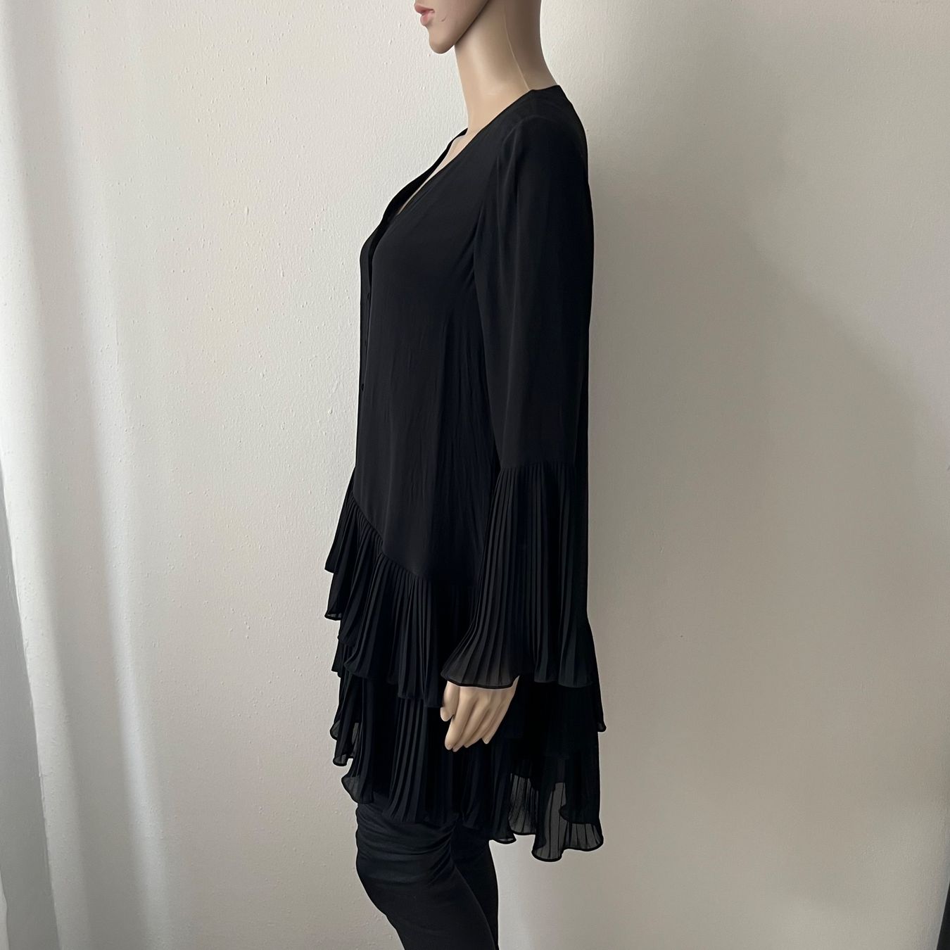 Vestiti: UTERQÜE Seidenkleid 🖤 – Usato da Zürich venduto da ClosetQueen 2